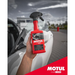 MOTUL KLAASIPUHASTUSVEDELIK 500ML/PIHUSTI (CARCARE)